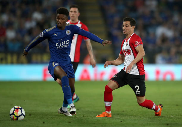 示了他们在 示了他们在