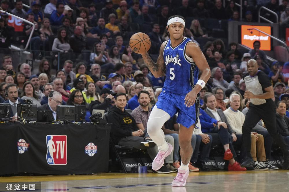 于他在球场 于他在球场